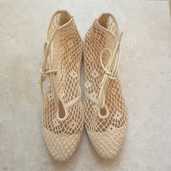 Booties Size 8 - Picture 4 of 5